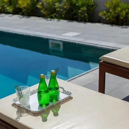 In Sleeps 6 Includes Swimming Pool Air Con And Wifi 7 3 빌라 *